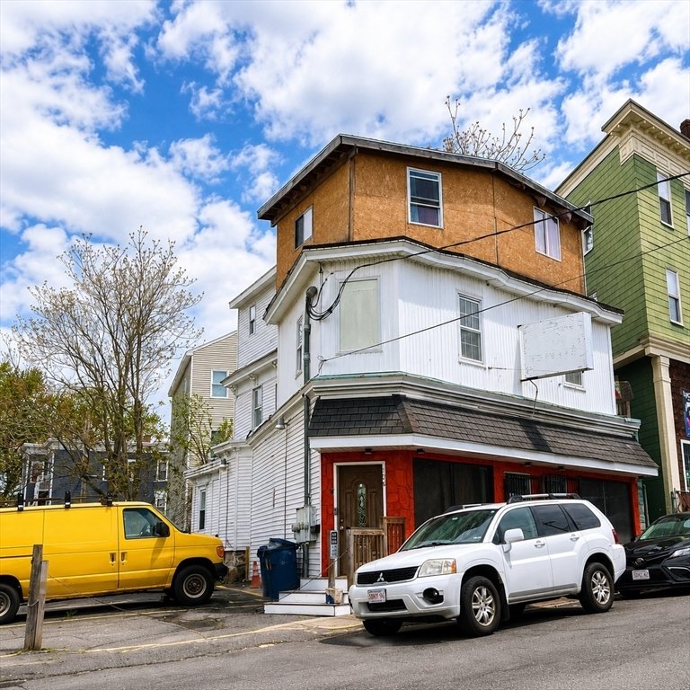 House in Lawrence, Massachusetts, United States 1 - 17938425