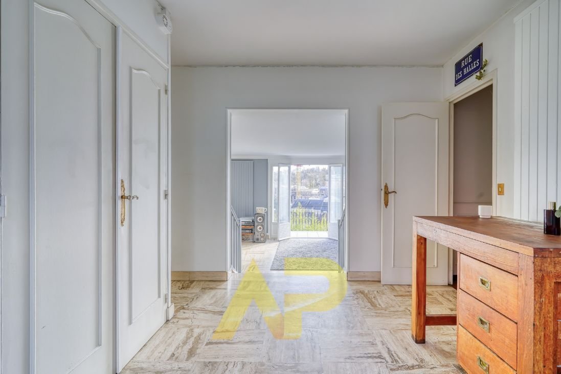 House in Anatole France, Le Plessis-Robinson, France 2 - 17255350