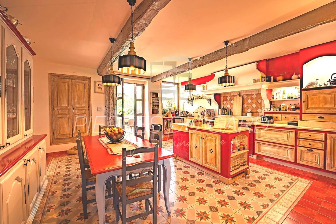 Villa in Centre Ville, Roquemaure, France 5 - 17929322