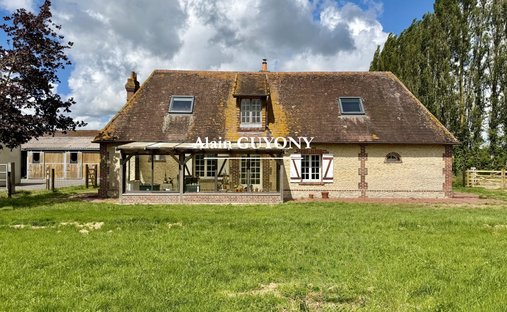 House in Victot-Pontfol, Victot-en-Auge, France 1