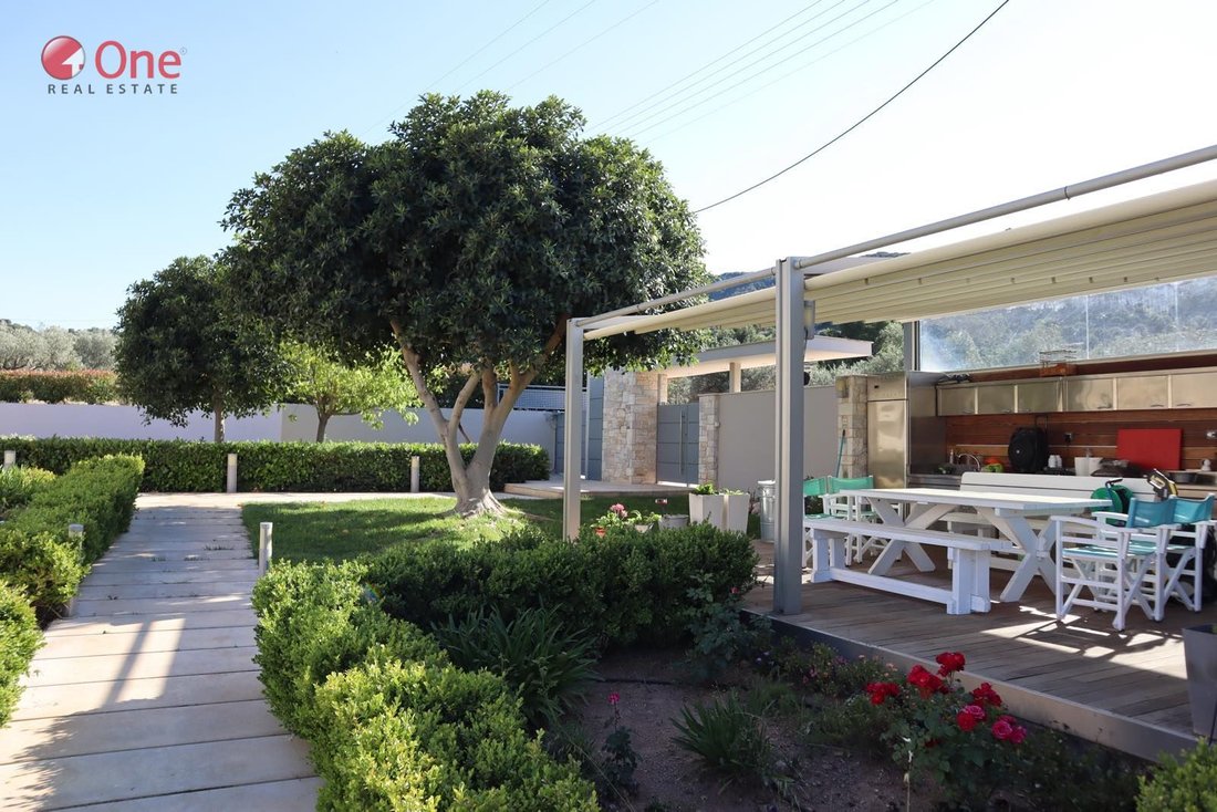 House in Aianteio Community, Salamina, Greece 4 - 17932149