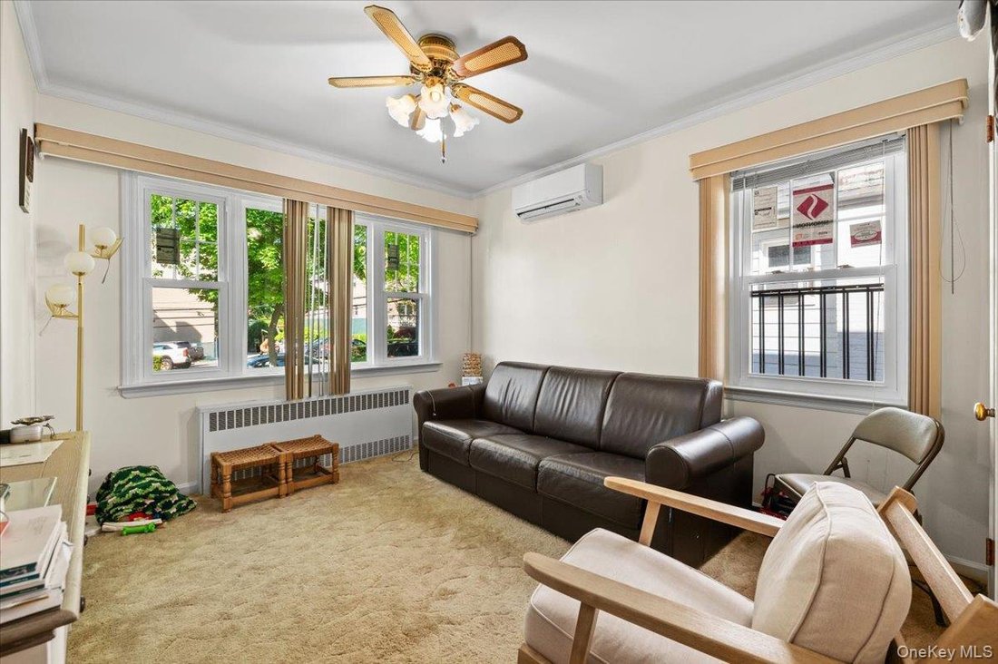 House in New York, New York, United States 5 - 17928771