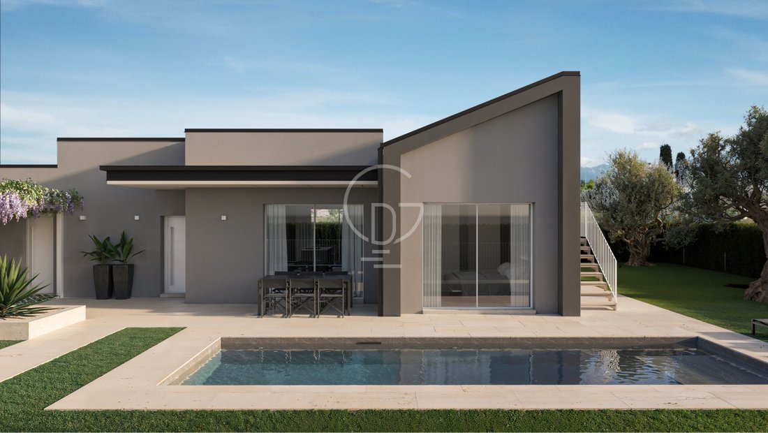 Villa in Moniga del Garda, Lombardy, Italy 1 - 17931554