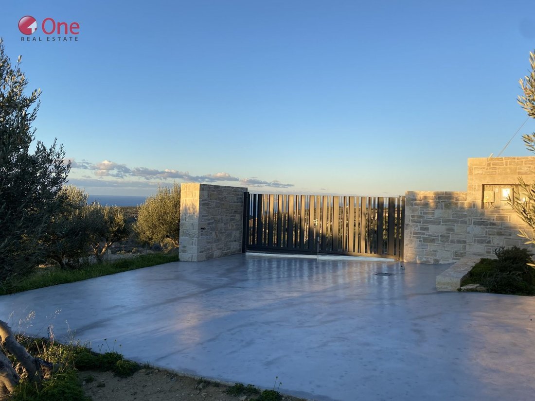 Villa in 2nd Community of Heraklion - Eastern, Heraklion, Greece 2 - 17931862