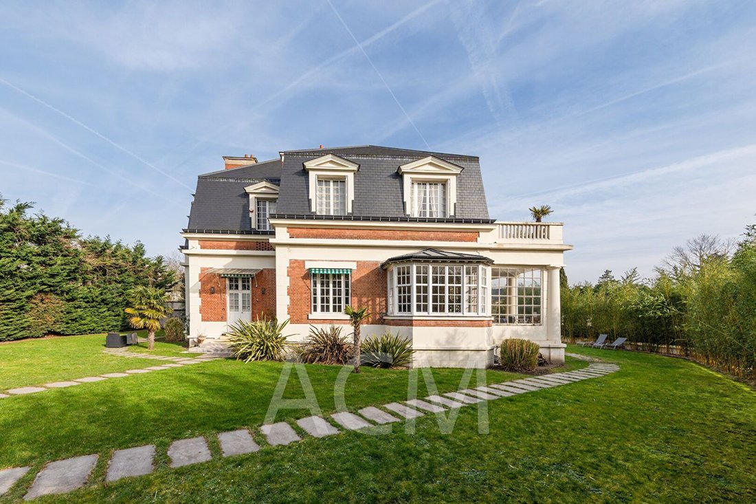 Villa in Napoleon, Maisons-Laffitte, France 2 - 16066265