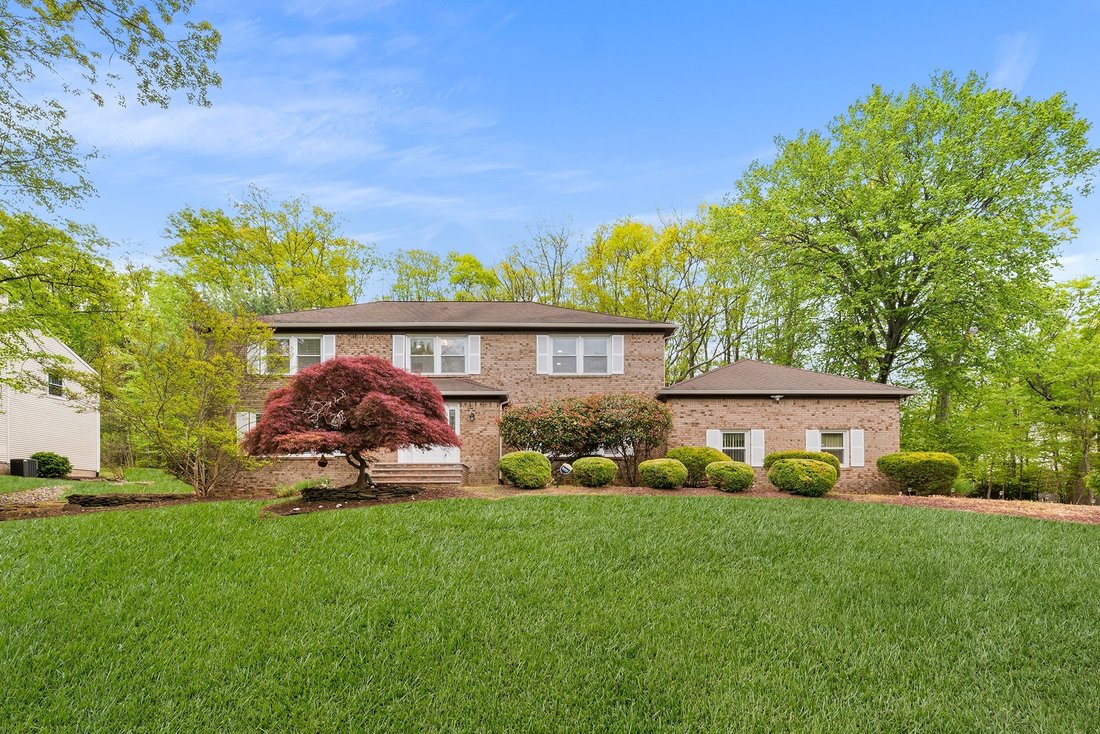 House in South Brunswick Township, New Jersey, United States 2 - 17939590
