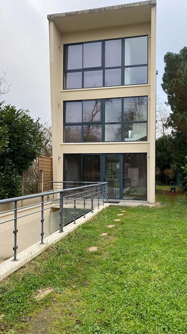 House in Napoleon, Maisons-Laffitte, France 2 - 16066460
