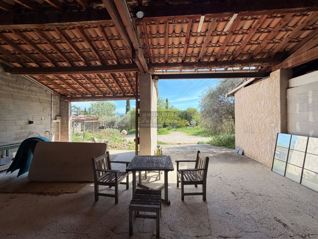 Land in Cabrières-d'Avignon, Provence-Alpes-Côte d'Azur, France 3 - 17943797