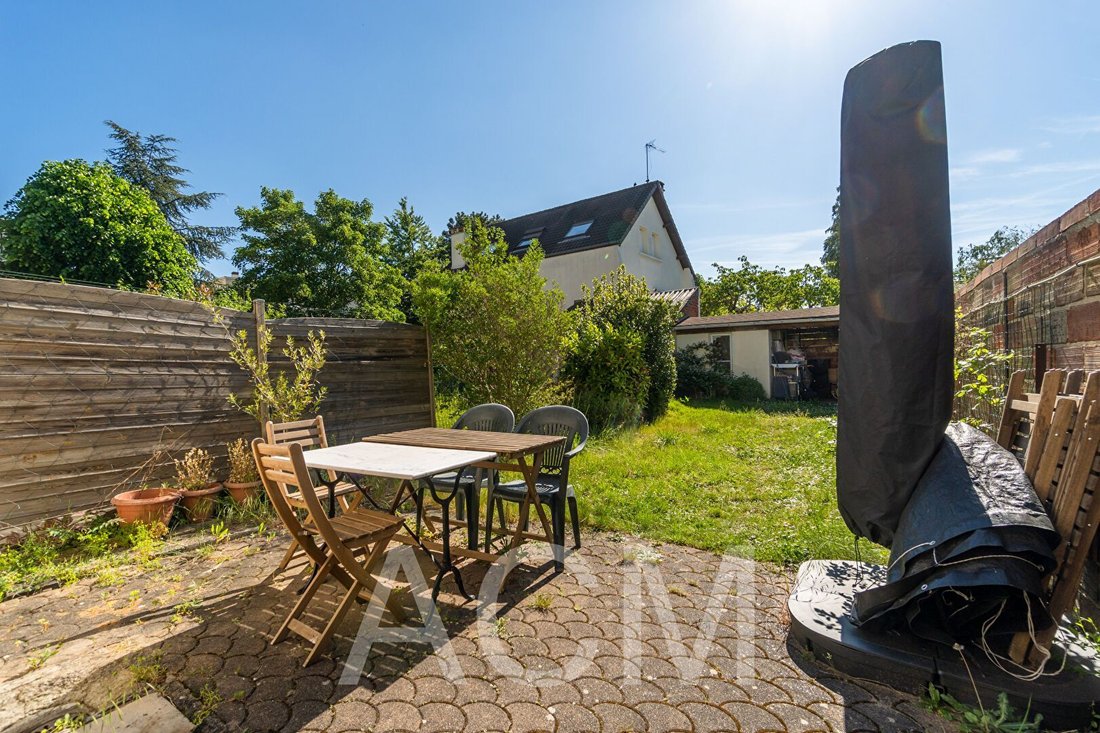 House in Napoleon, Maisons-Laffitte, France 3 - 16065893