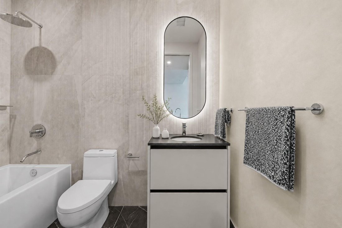 Condo in Austin, Texas, United States 4 - 17934232