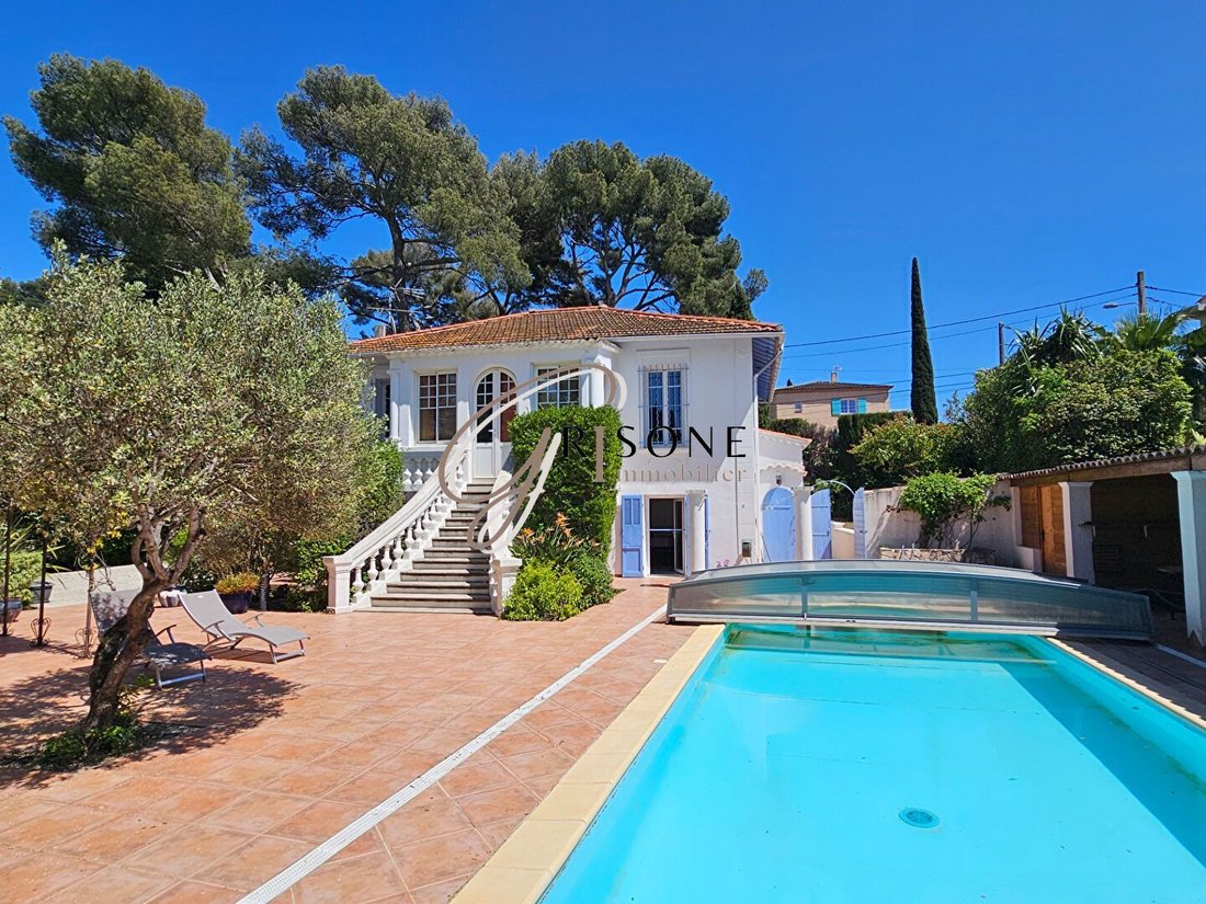 Villa in Nord, Sanary-sur-Mer, France 1 - 16466998