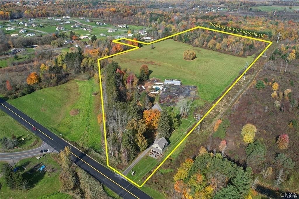 House in Clay, New York, United States 2 - 17945126