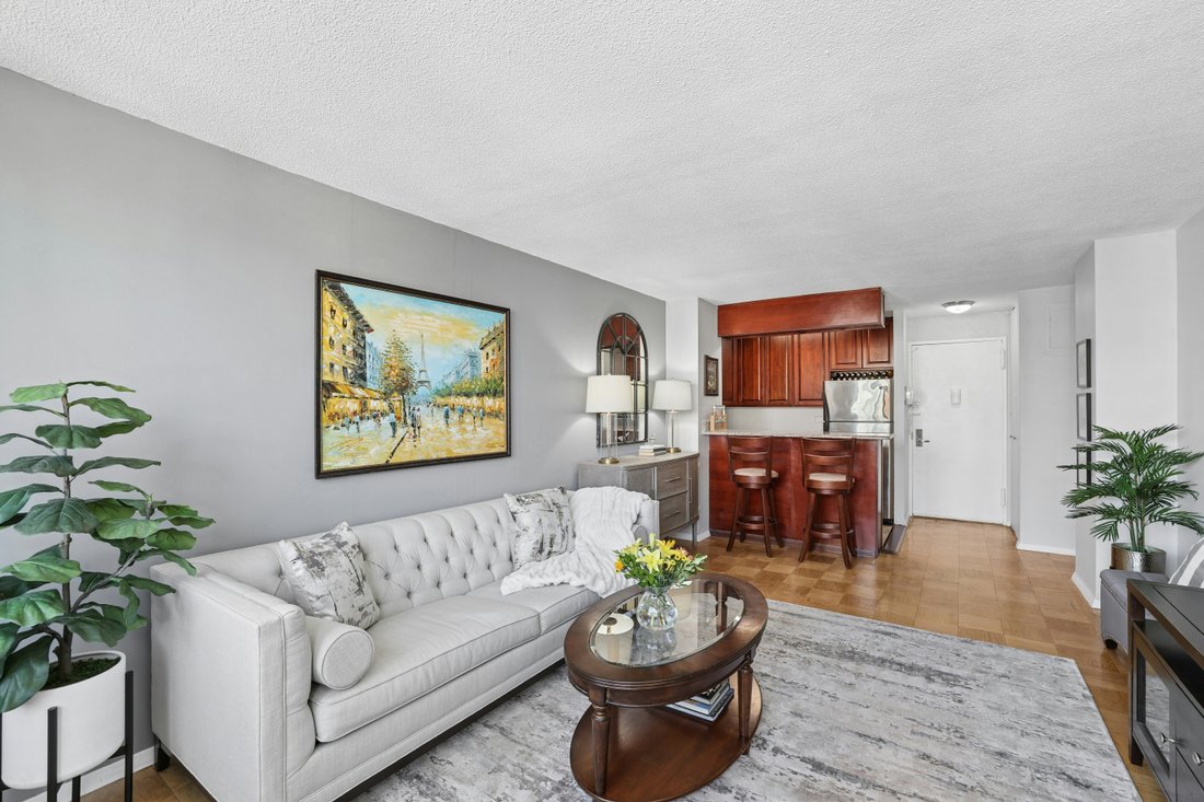 Co Op in New York, New York, United States 2 - 17758955