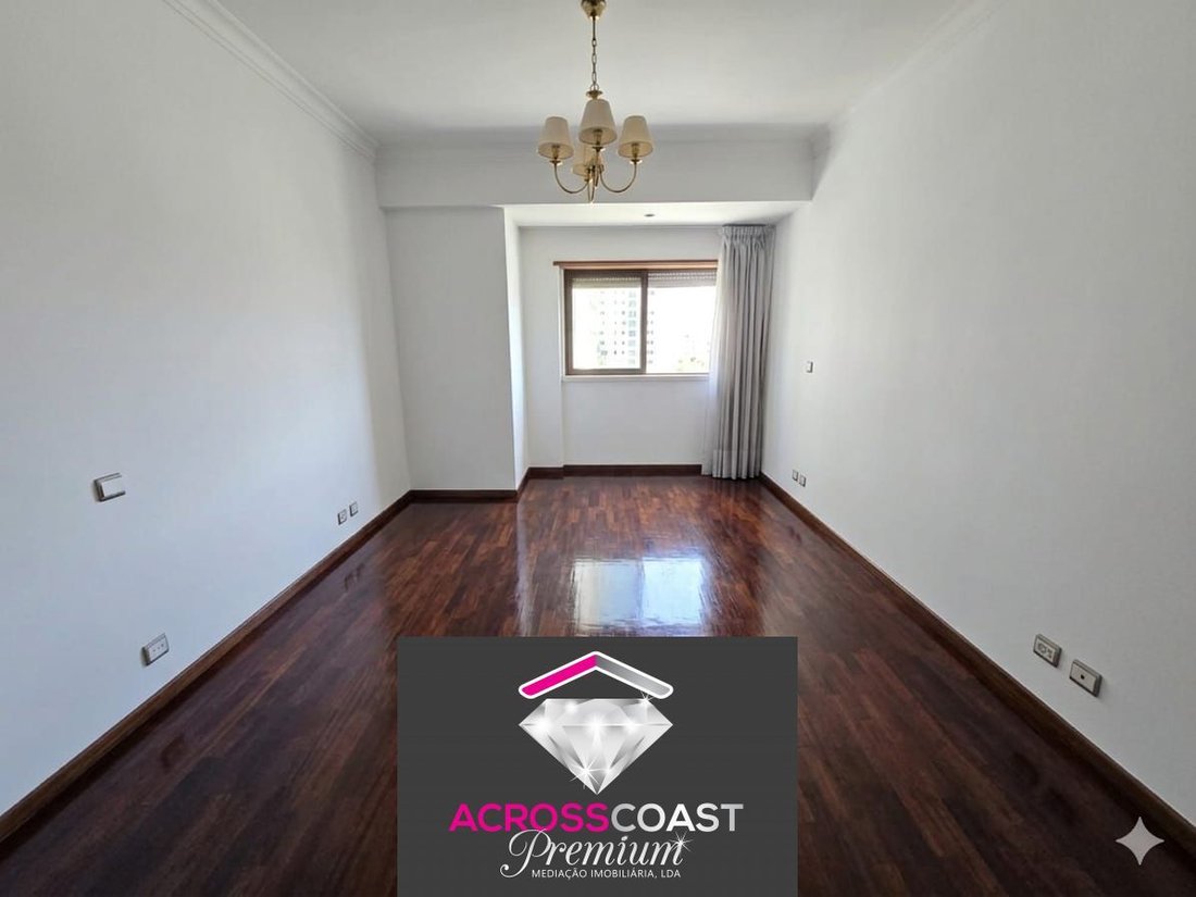 Apartment in Areeiro, Lisbon, Portugal 2 - 14832225