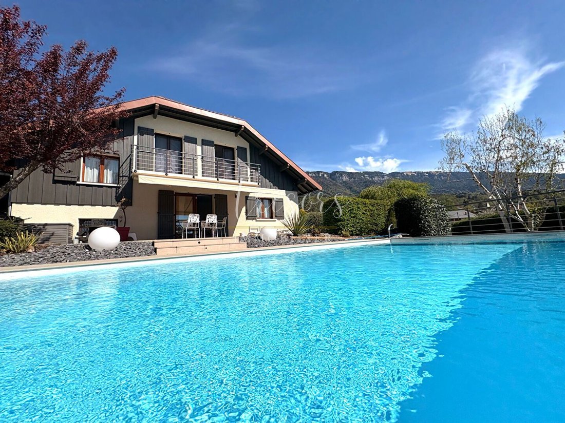 House in Viuz-la-Chiesaz, Auvergne-Rhône-Alpes, France 1 - 17784554