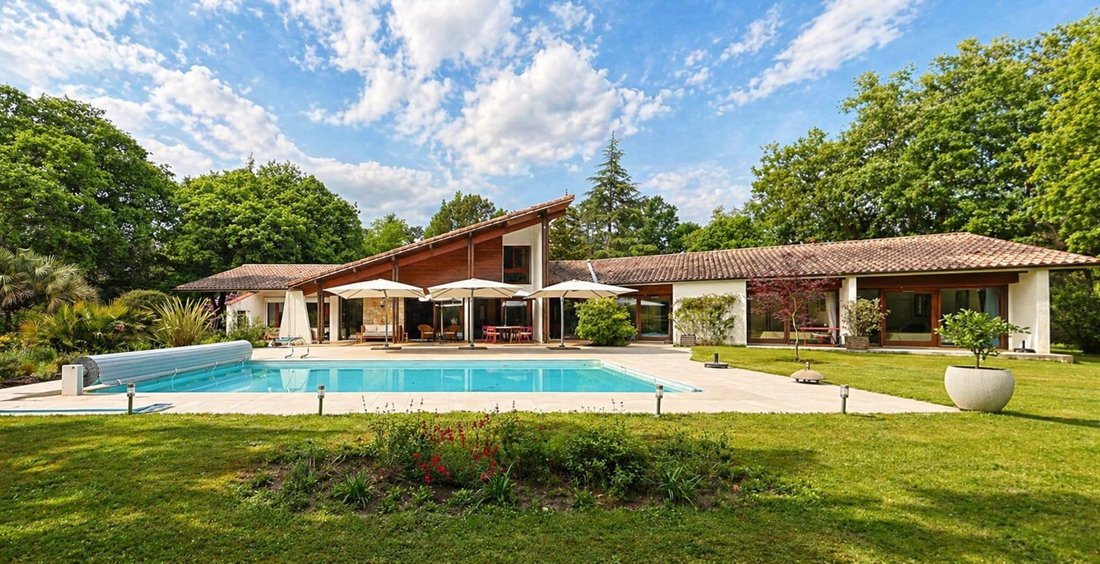 House in Saint-Paul-lès-Dax, Nouvelle-Aquitaine, France 1 - 17769240