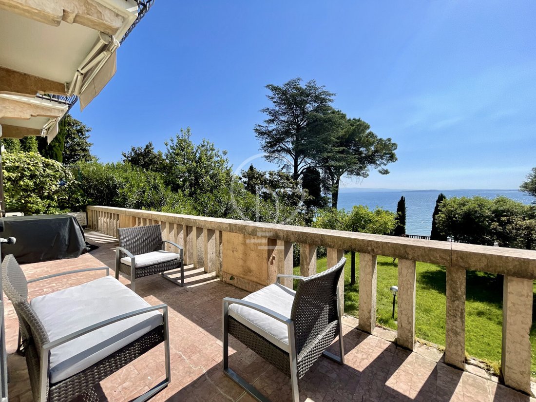 Apartment in Hill Zone, Padenghe sul Garda, Lombardy 1 - 17931132
