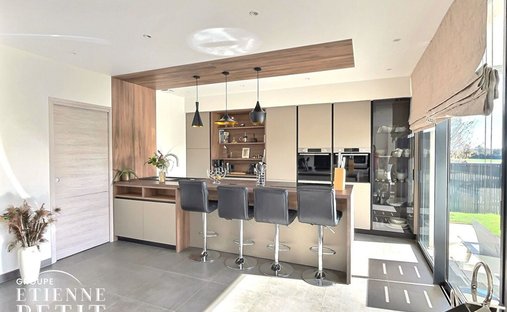 House in Crespieres, Ile-de-France, France 1