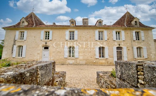 Castle in Vieux Bergerac, Bergerac, France 1