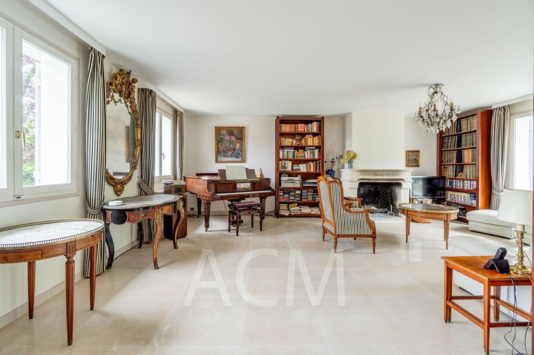 House in Sud, Le Mesnil-le-Roi, France 1 - 17759583