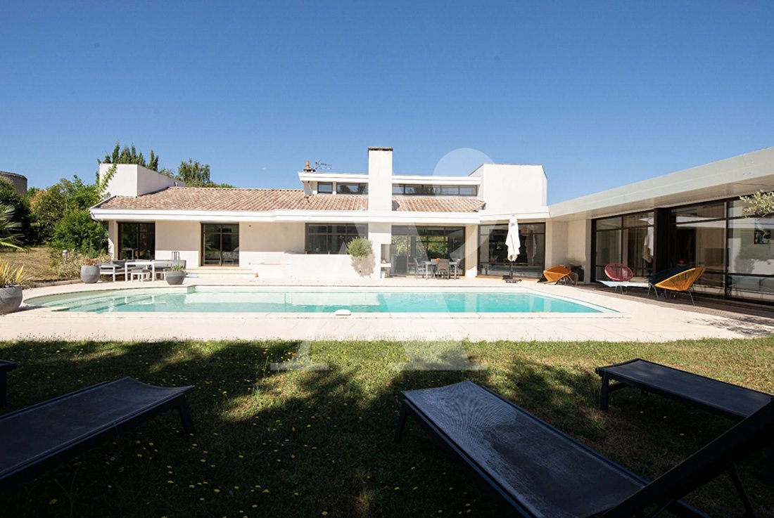 Villa in Latresne, Nouvelle-Aquitaine, France 2 - 16577818