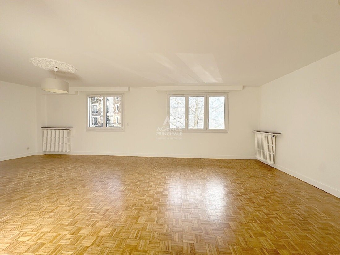 Apartment in Pavé des Gardes, Chaville, France 2 - 17546349