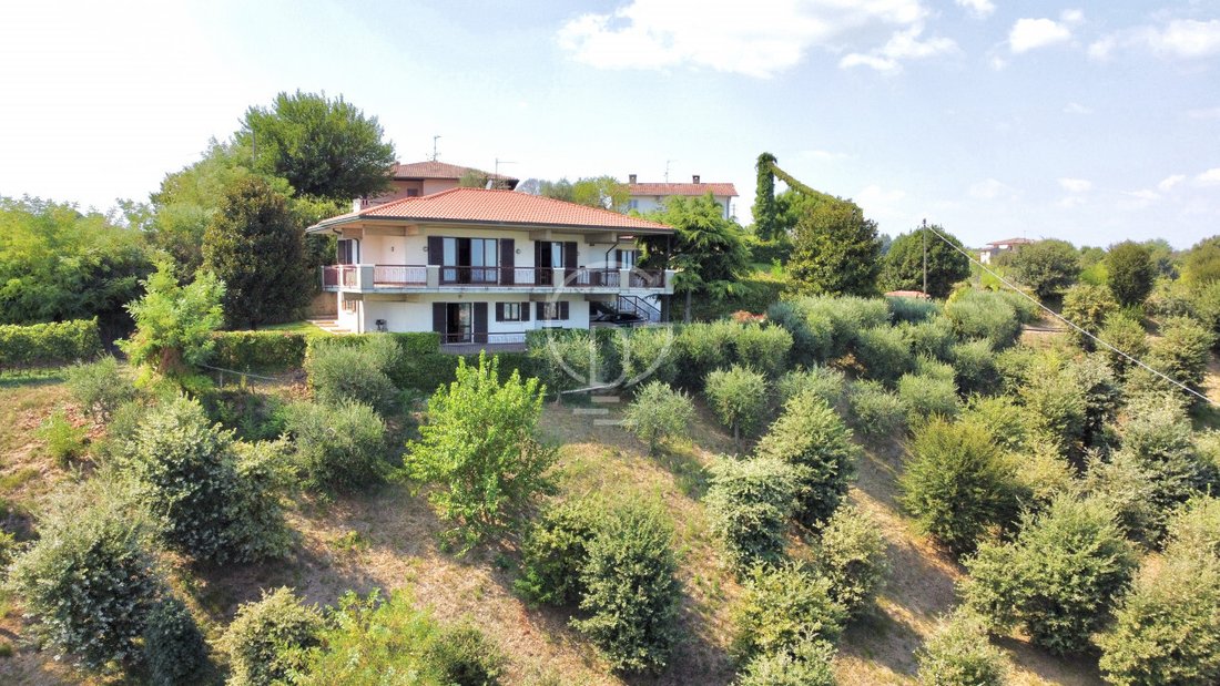 Villa in Castel Venzago, Lonato del Garda, Lombardy 1 - 17931419