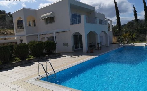 Villa in Egina, Attica, Grecia 1