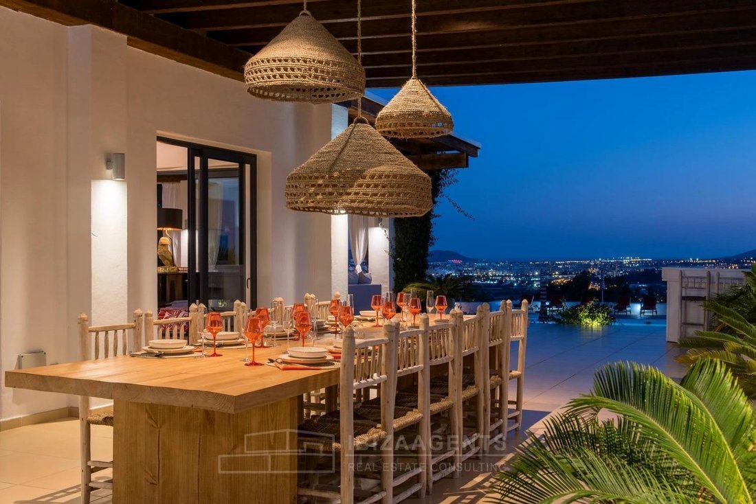 Villa in Sant Antoni de Portmany, Balearic Islands, Spain 2 - 17941138