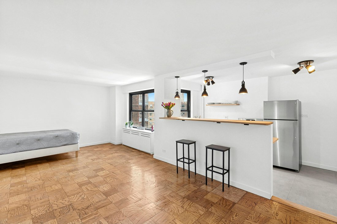 Co Op in New York, New York, United States 1 - 17075049
