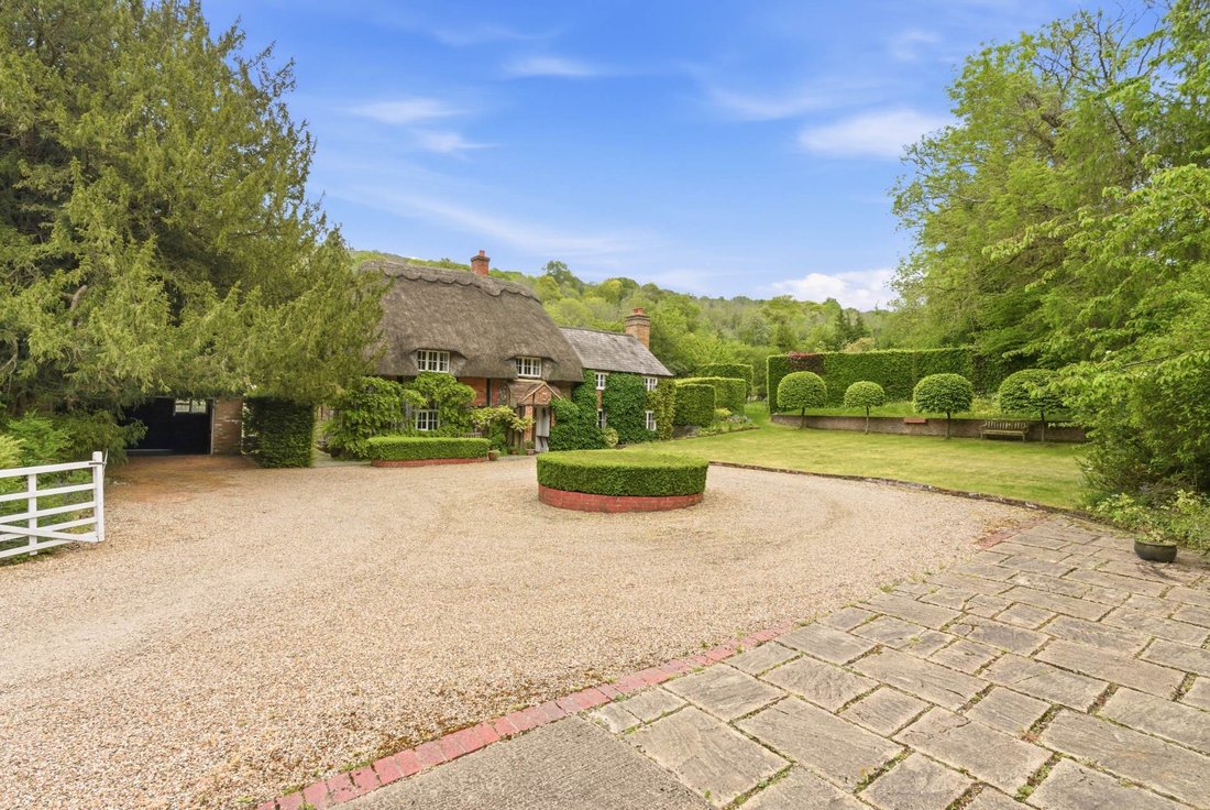 Farm Ranch in Buckinghamshire, England 4 - 17937488