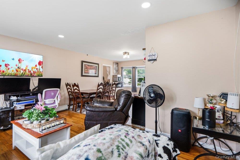 House in Central Islip, New York, United States 4 - 17939674