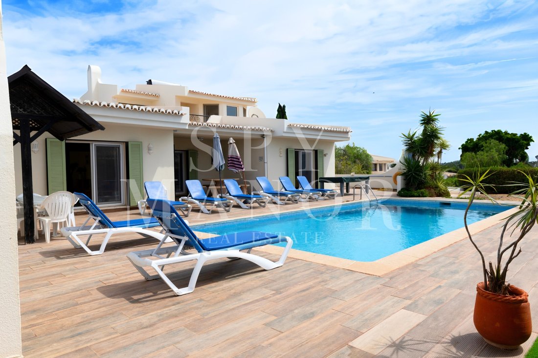 Villa in Carvoeiro, Algarve, Portugal 1 - 17937840