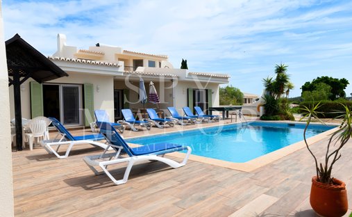 Villa in Lagoa e Carvoeiro, Algarve, Portugal 1