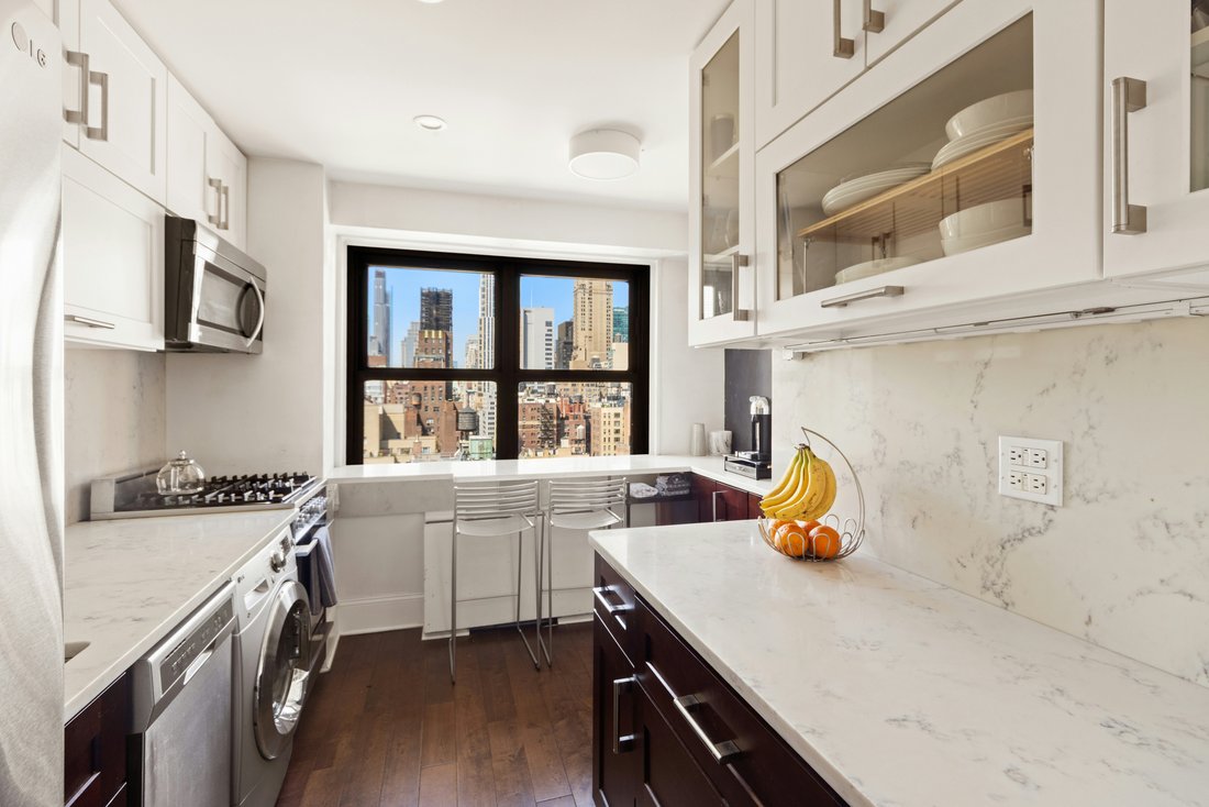 Co Op in New York, New York, United States 3 - 17687278