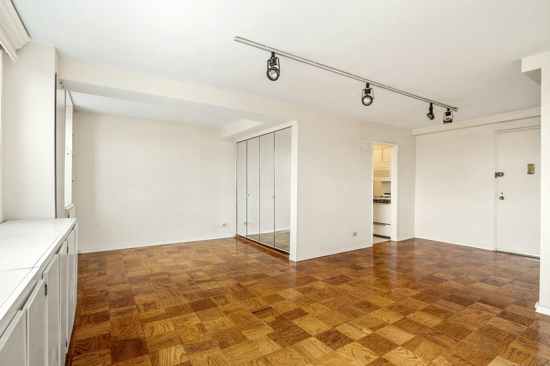 Co Op in New York, New York, United States 4 - 17748488
