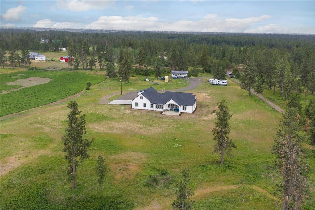 House in Nine Mile Falls, Washington, United States 1 - 17939855