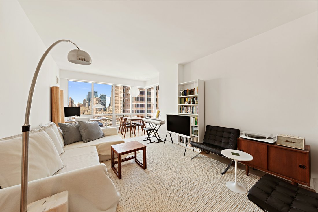 Condo in New York, New York, United States 3 - 17909229