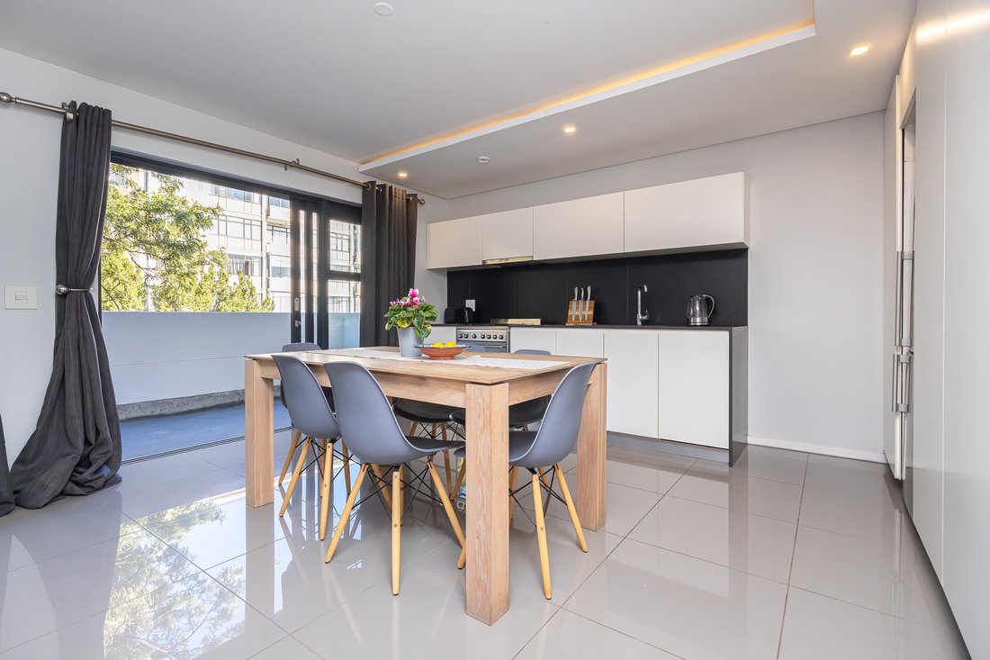 Apartment in Sea Point, Cape Town, South Africa 2 - 17938468