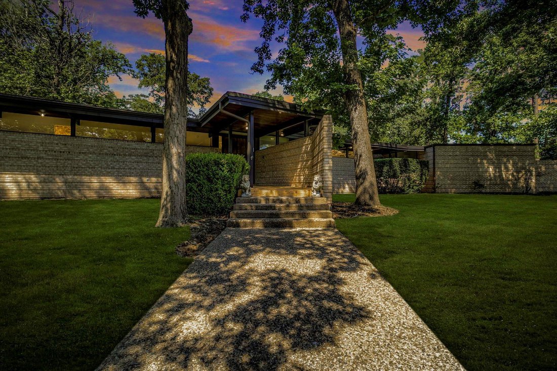 House in Conroe, Texas, United States 5 - 17940938