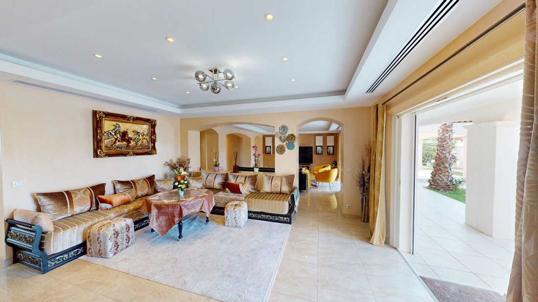 Villa in Partie Nord-Ferrieres-Cadenades-Rouviere, Le Muy, France 5 - 17943927