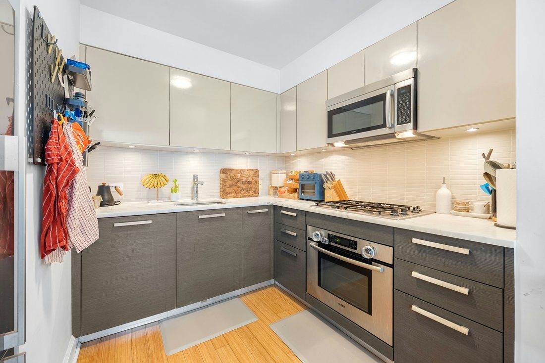 Condo in New York, New York, United States 3 - 17696439