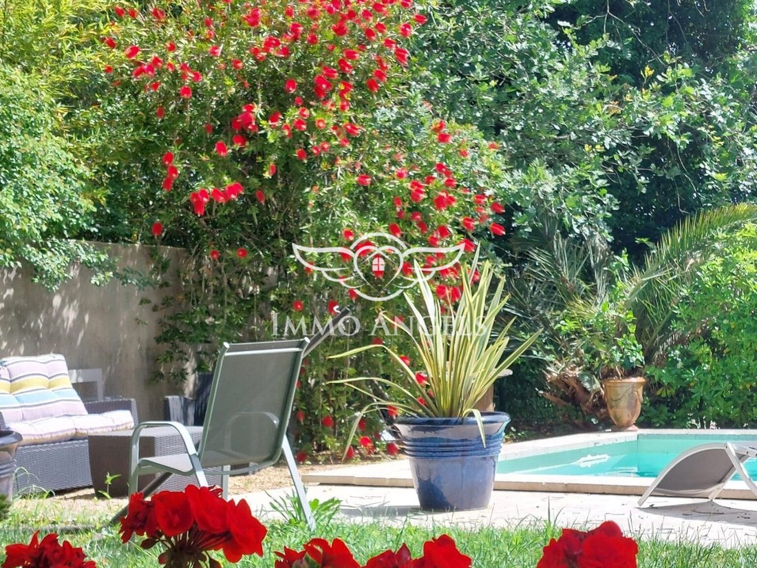 House in Centre Ville, Laudun-l'Ardoise, France 2 - 16985028