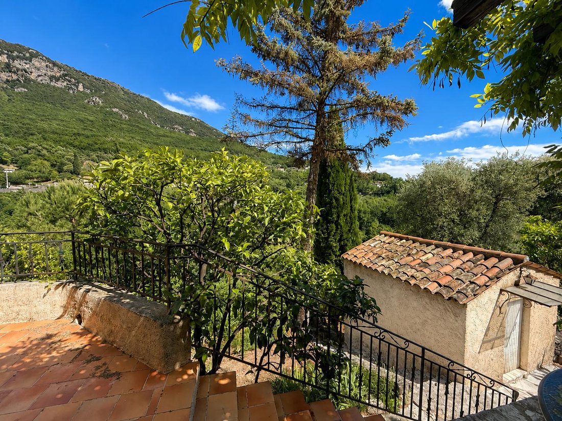 Villa in Tourrettes-sur-Loup, Provence-Alpes-Côte d'Azur, France 2 - 17941156