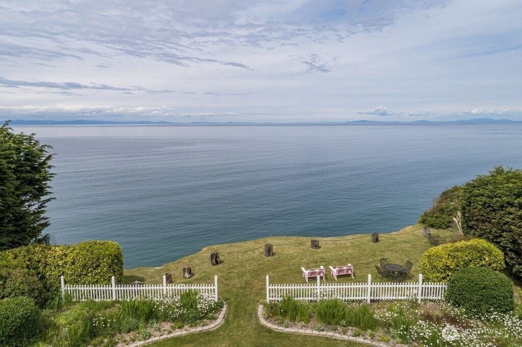 House in Port Angeles, Washington, United States 1 - 17942028