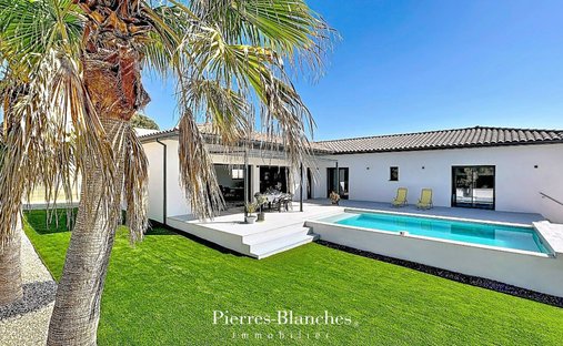 House in Camplanier, Nimes, France 1
