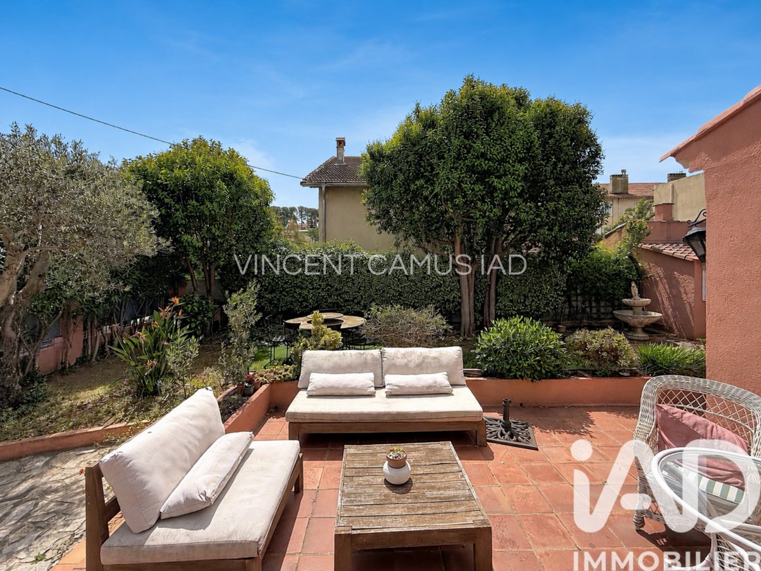 House in Sanary-sur-Mer, Provence-Alpes-Côte d'Azur, France 2 - 17944258
