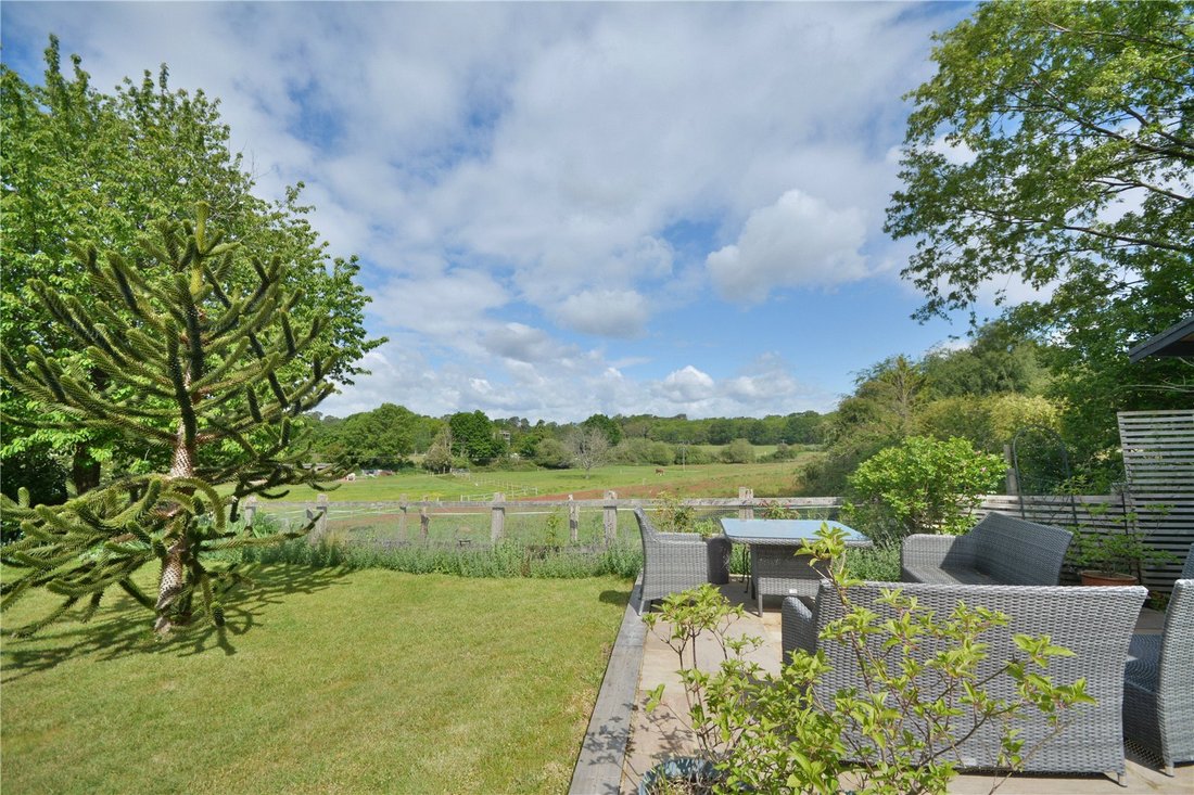 House in Watersfield, England 3 - 17764112