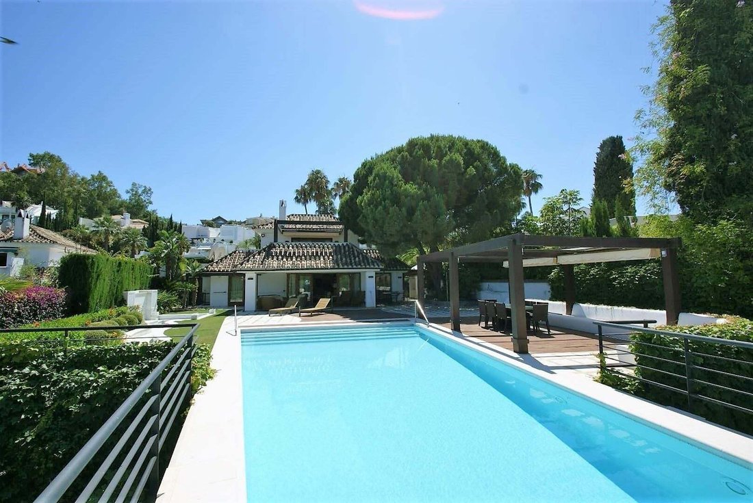 Villa in Nueva Andalucía, Marbella, Spanien 1 - 17944417