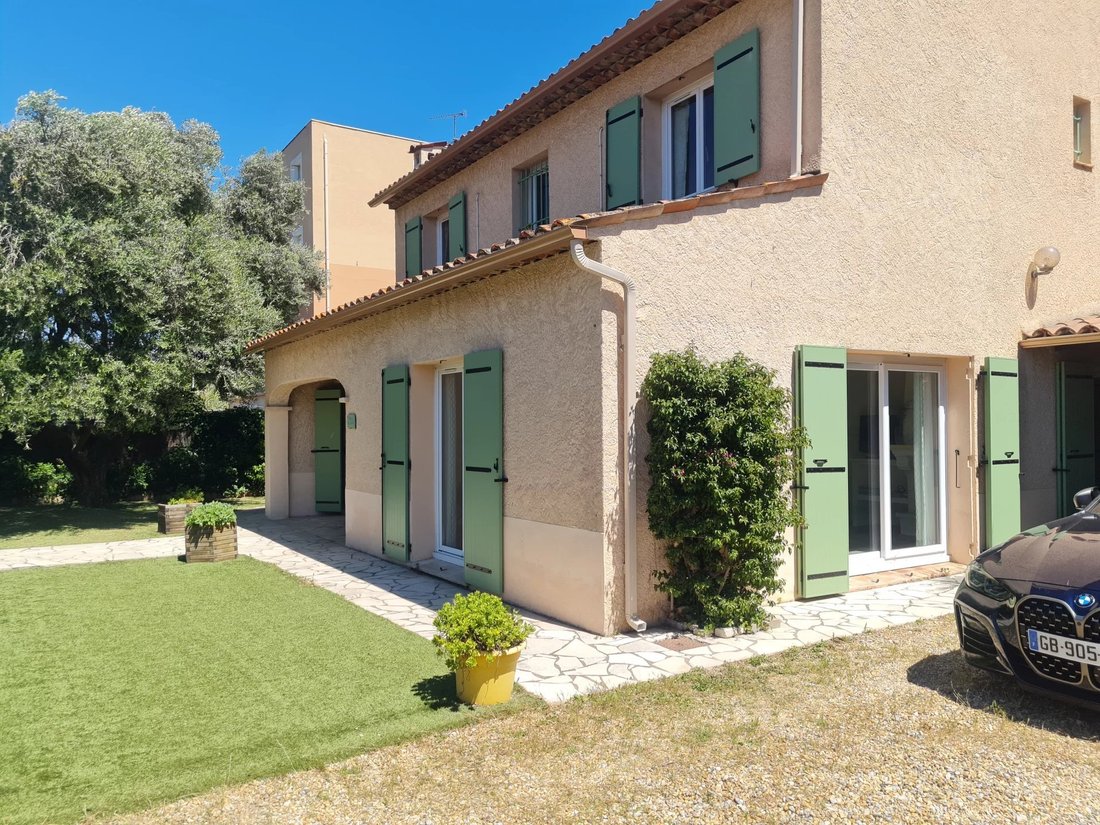 Villa in Ville-Les Saquedes-Le Bouillonnet, Sainte-Maxime, France 3 - 17943843